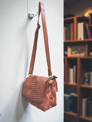 Leather bag l Handcrafted leather messenger bag l Unisex bag l Premium Leather l Washed Crossbody bag l shoulder bag l Vintage style