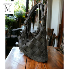 Leather bag l Handcrafted leather handbag l Ladies handbag l women's bag l Premium Leather l Washed handbag l shoulder bag l Vintage style